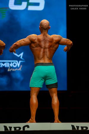 MEN'S PHYSIQUE 174